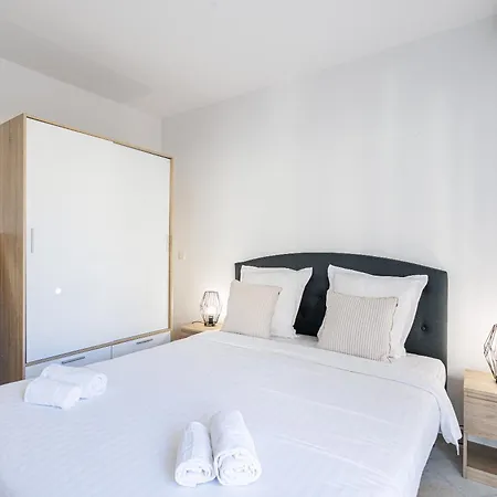 Le Victoria, Elegant T2 Au Bord Des Plages, Piscine, Sauna Menton Exterior photo