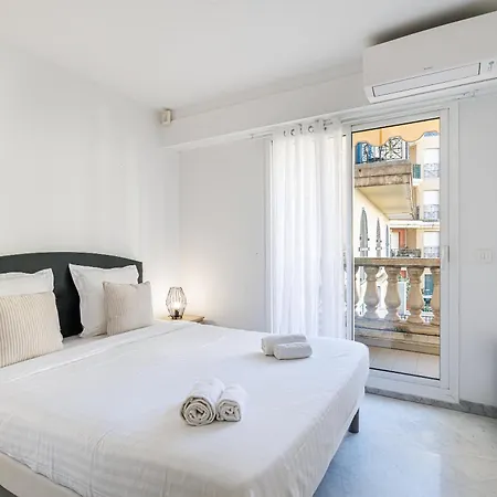 Le Victoria, Elegant T2 Au Bord Des Plages, Piscine, Sauna Menton Exterior photo